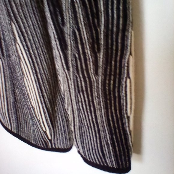 Vintage Escada Black and cream ribbed knit sweater cardigan size small - Picture 4 of 5